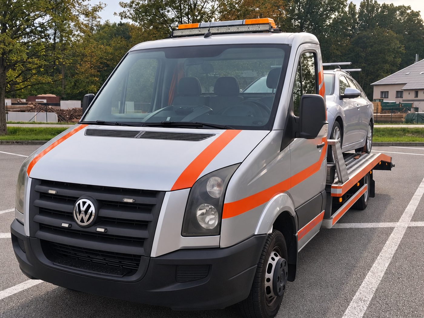 Odtahový vůz MUFI Logistic s plato a navijákem – odtahová služba Praha